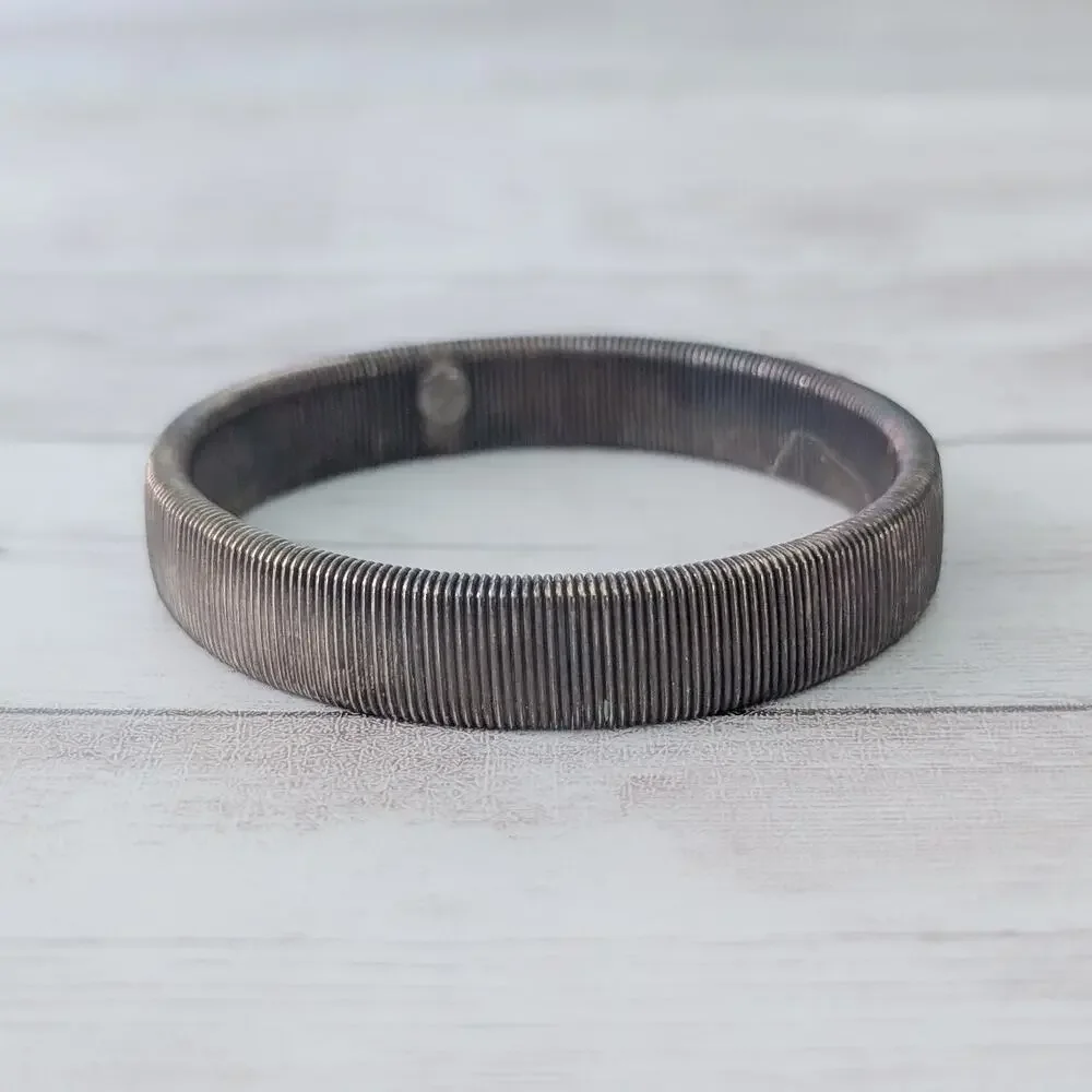 Vintage Stretch Bracelet - Dark Metal - Heavy Tarnish/Discoloration